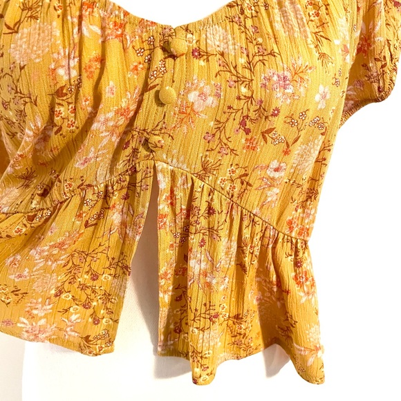 NWT Pink Rose Floral Smocked Short Sleeve Blouse - Picture 5 of 8